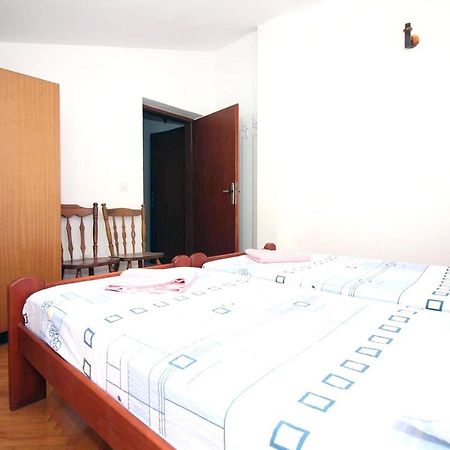 Charming Apartment In Tisno With 2 Bedrooms And Air Conditioning エクステリア 写真